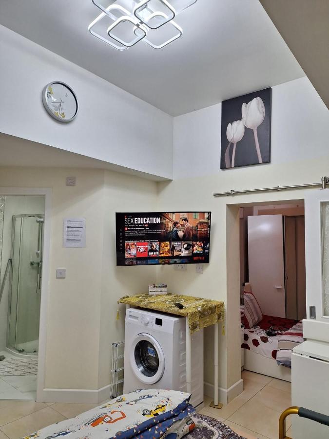Luxury Apartment In Birmingham With Free Parking. 외부 사진